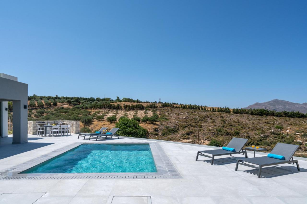 Luxurious Villa Cretan Aura With Private Heated Pool, Jacuzzi And Playroom Agios Ioannis (Gramvousa) Exterior foto